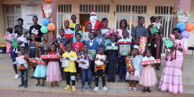Arbre de Noël à l’ENAREF : L’Amicale des femmes donne la joie aux enfants du personnel